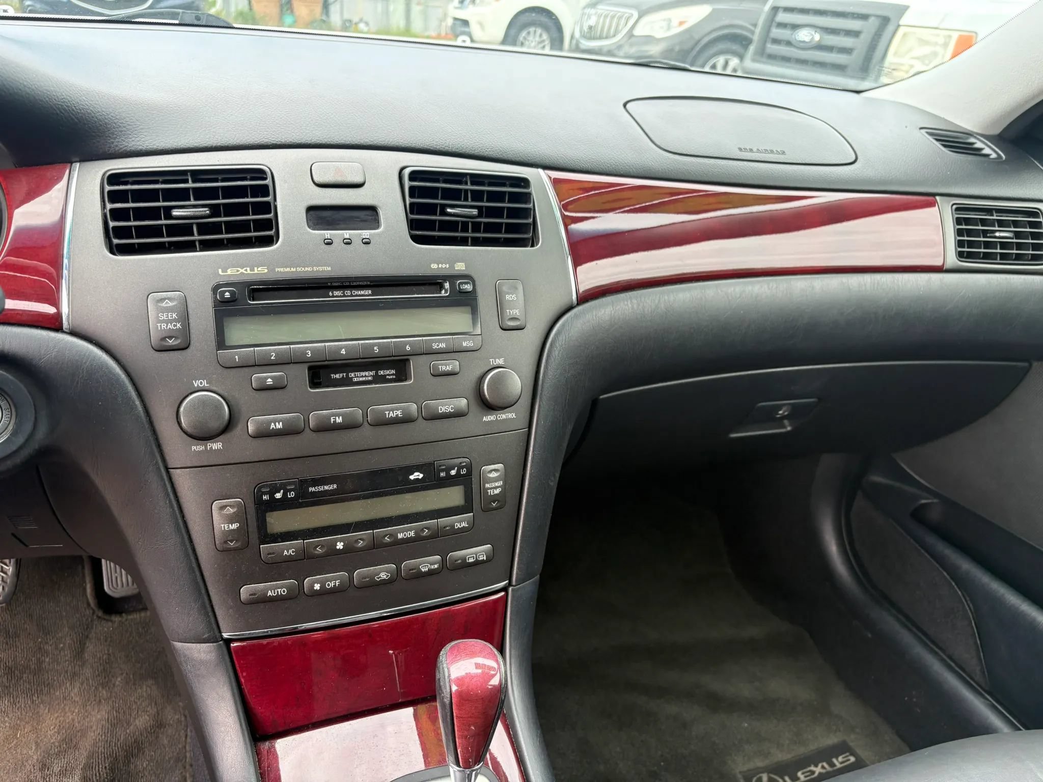 Used 2002 Lexus ES 330 w/ Premium Pkg FWD image 9
