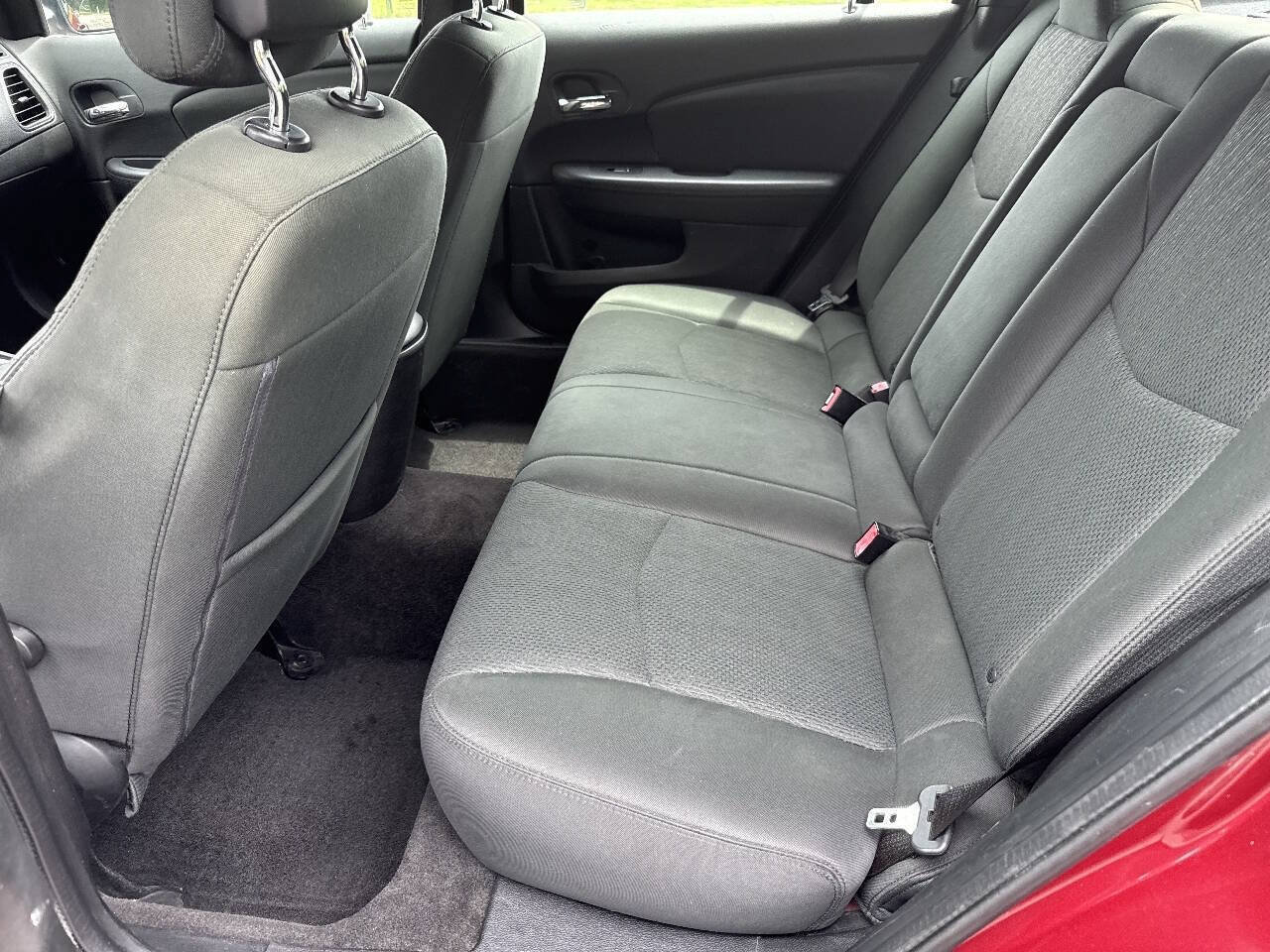 Used 2011 Chrysler 200 Touring FWD image 15
