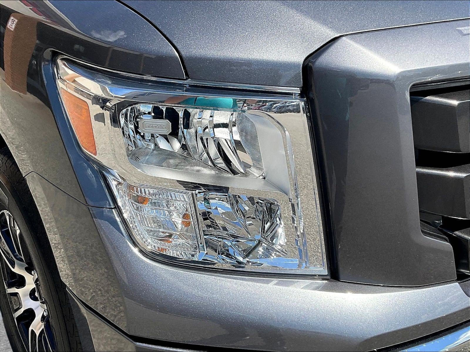 Used 2024 Nissan Titan SV w/ SV Convenience Package AWD/4WD image 35