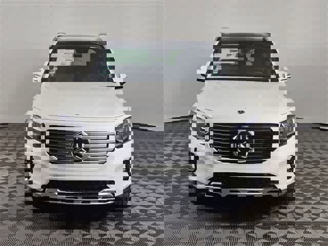 Used 2025 Mercedes-Benz GLB 250 4MATIC image 8