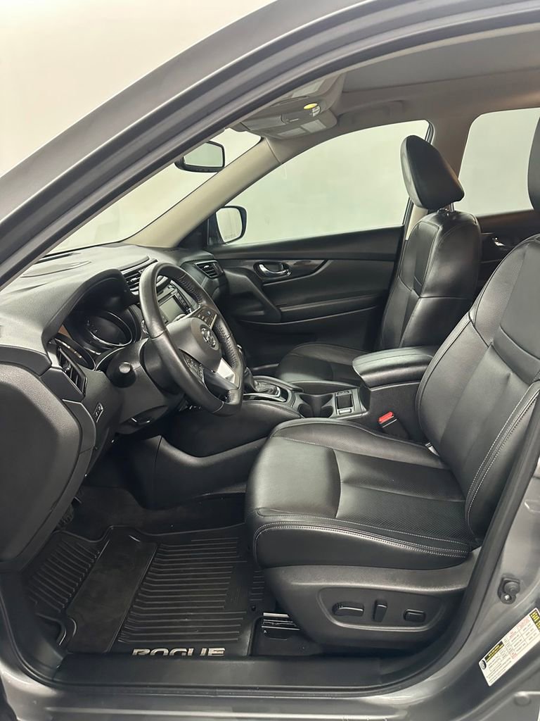 Used 2018 Nissan Rogue SL w/ Premium Package AWD/4WD image 11