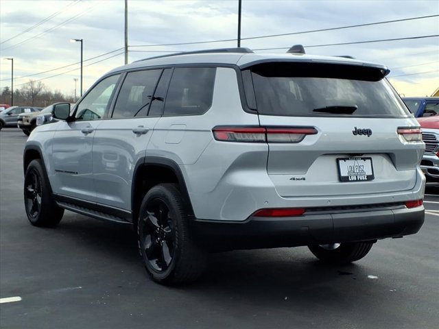 Used 2023 Jeep Grand Cherokee L Laredo image 5