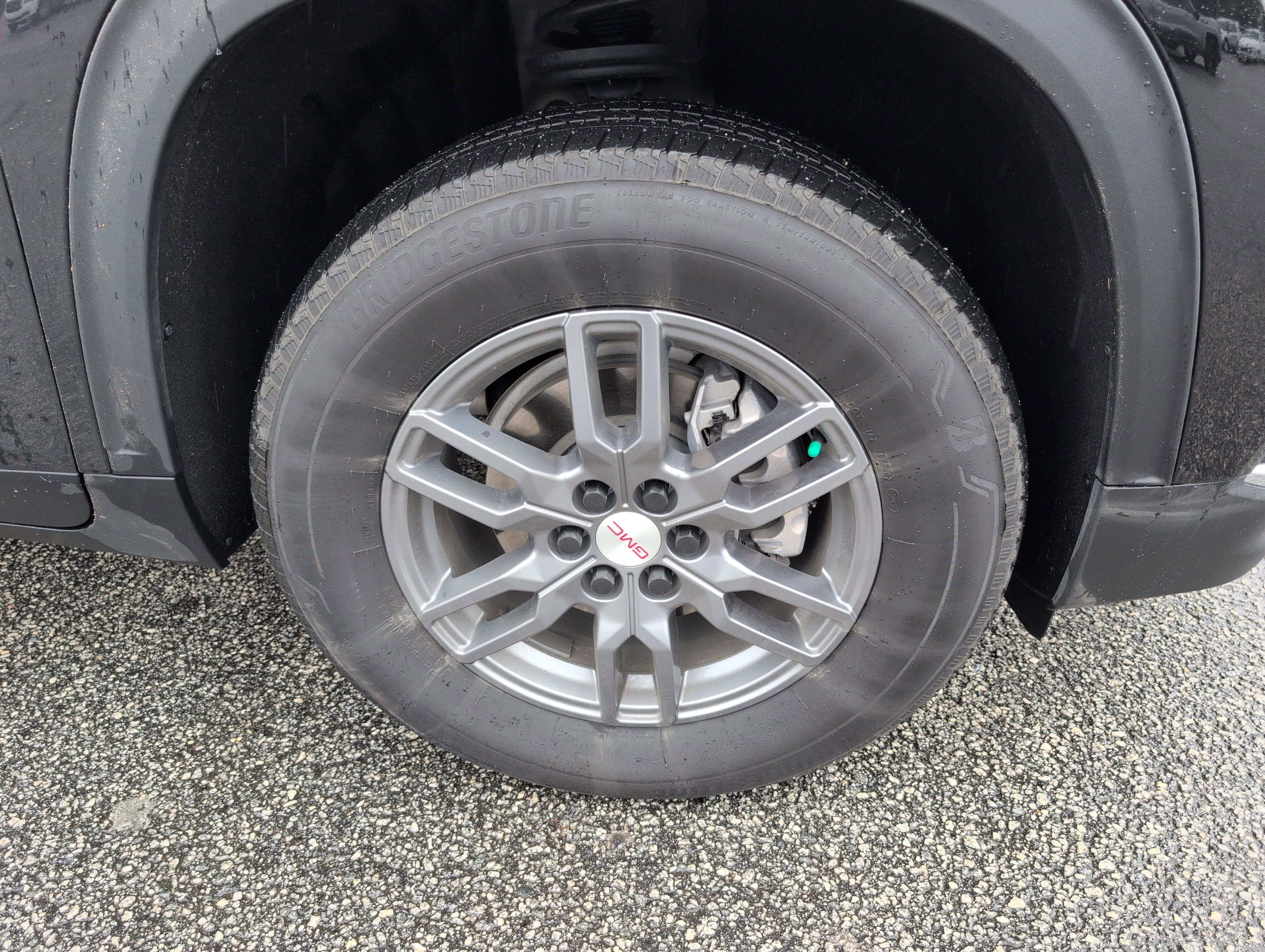 Used 2025 GMC Acadia Elevation image 11