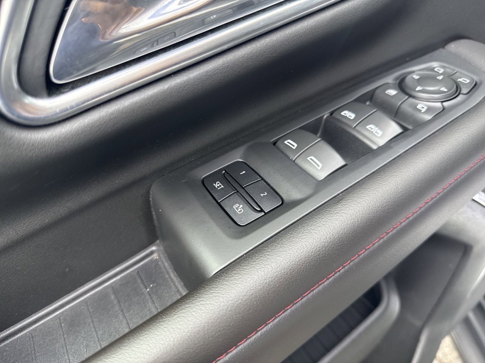 Used 2021 Chevrolet Tahoe RST w/ Luxury Package image 15