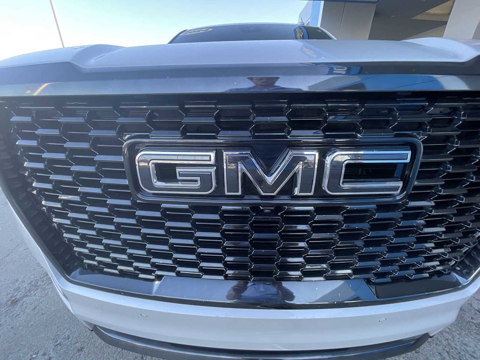 Used 2024 GMC Yukon Denali Ultimate image 32
