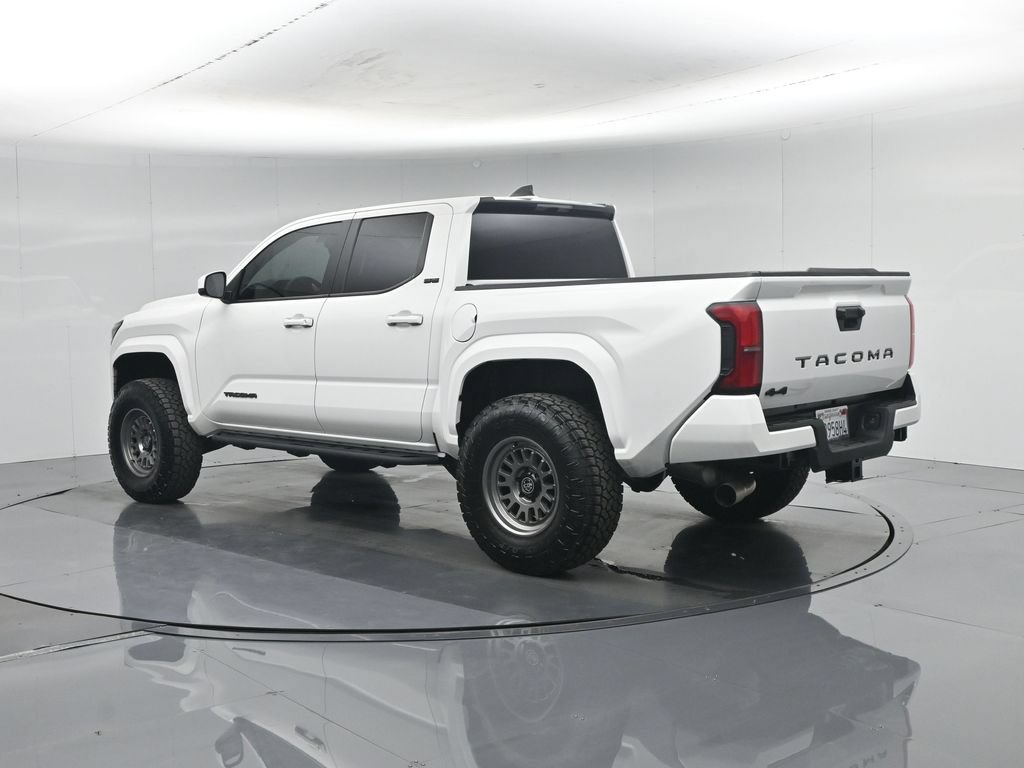 Used 2025 Toyota Tacoma SR5 AWD/4WD image 6