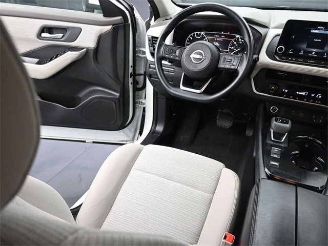 Used 2023 Nissan Rogue SV image 10