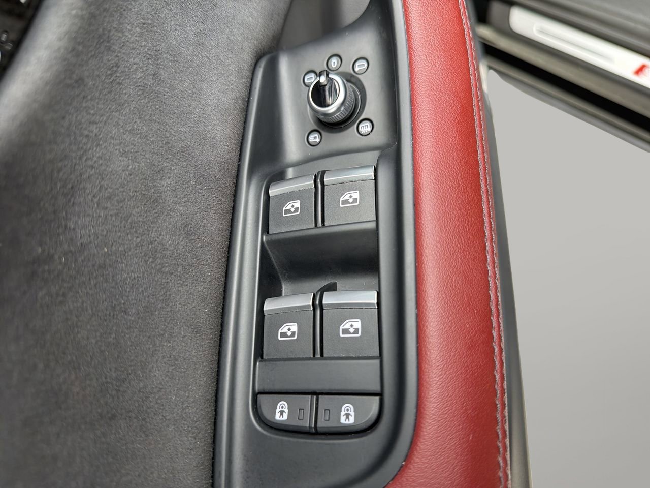 Used 2024 Audi SQ7 Premium Plus AWD/4WD image 19