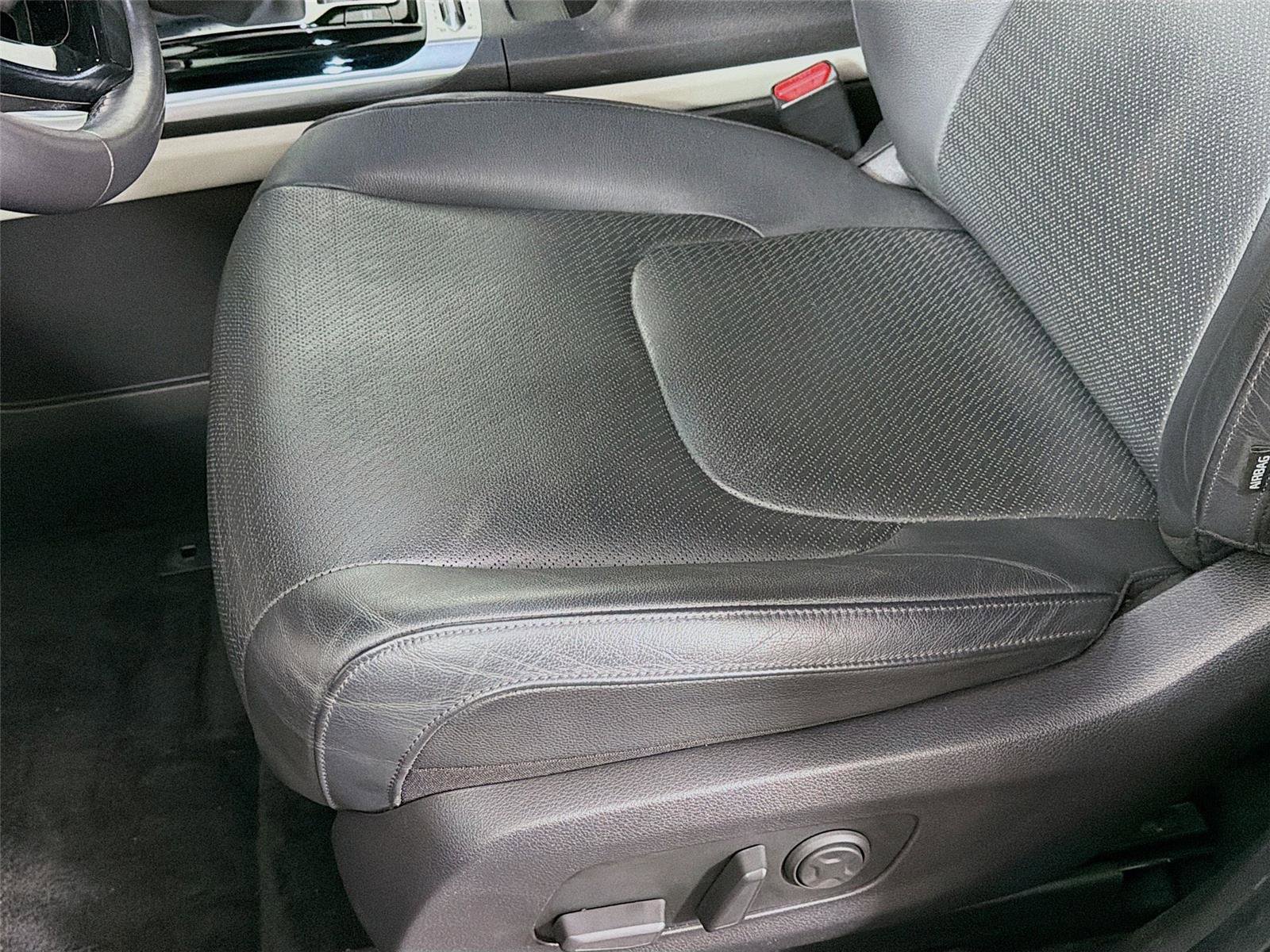 Used 2023 Kia Carnival SX Prestige image 22