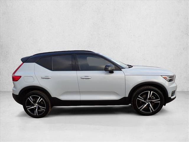Used 2022 Volvo XC40 T5 R-Design AWD/4WD image 5