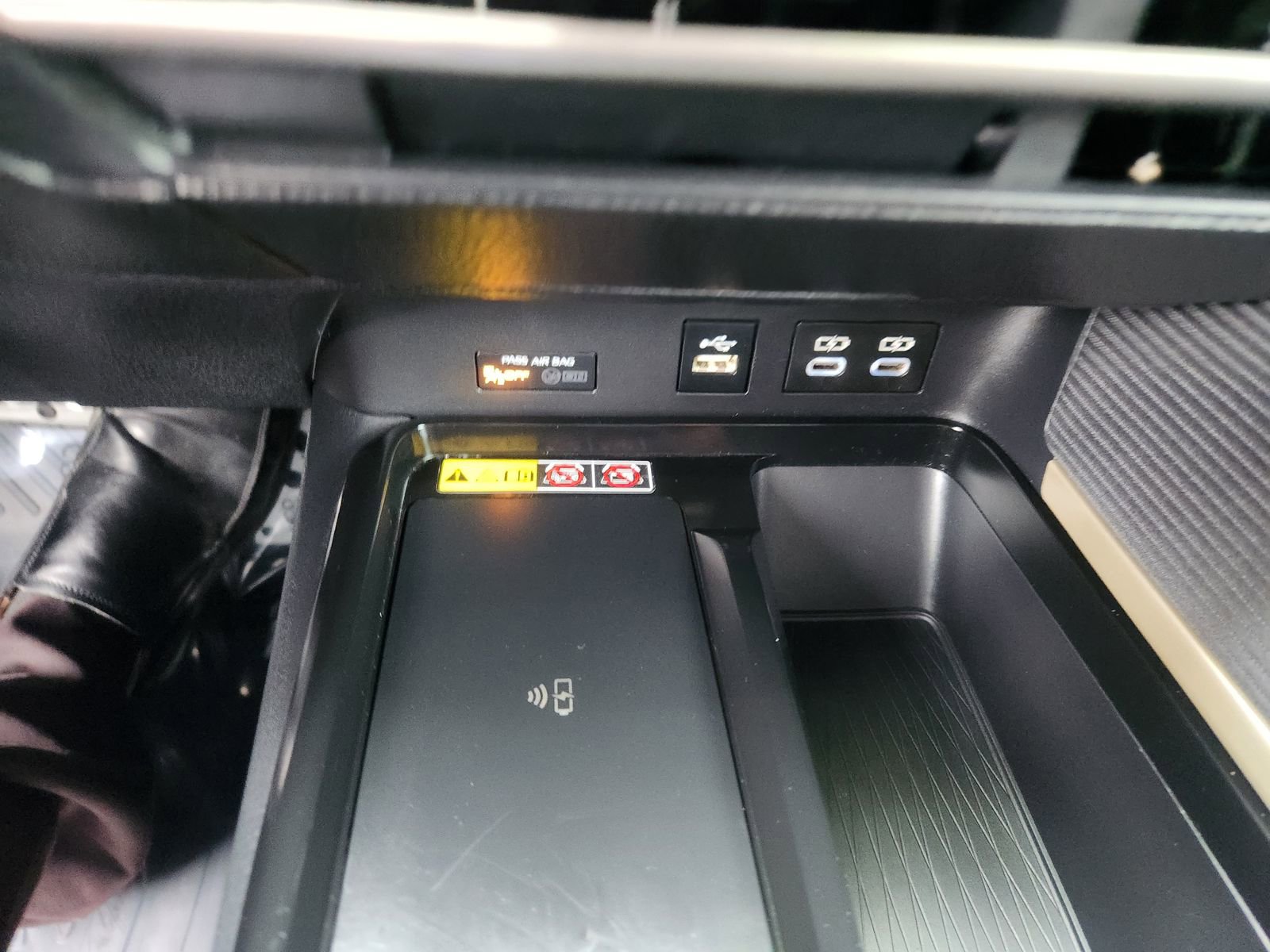 Used 2025 Toyota Camry SE image 24