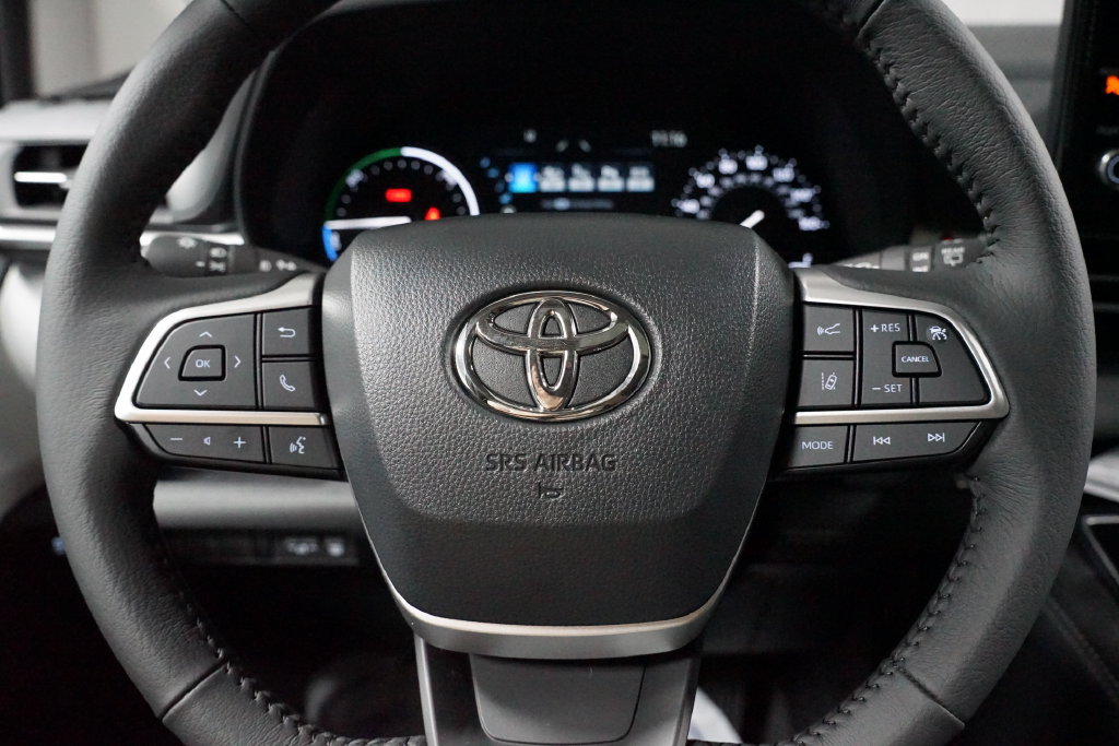 New 2026 Toyota Sienna XLE FWD image 12