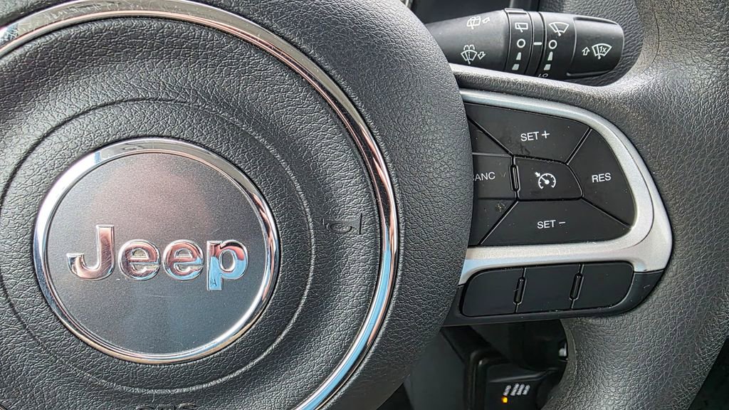 Used 2023 Jeep Renegade Latitude image 28