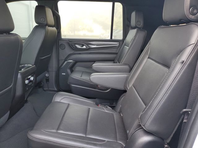 Used 2021 GMC Yukon XL Denali w/ Denali Premium Package image 10