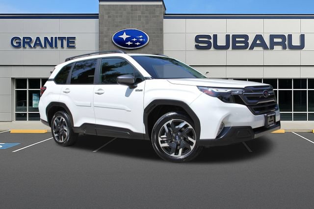 Used 2025 Subaru Forester Premium AWD/4WD image 4