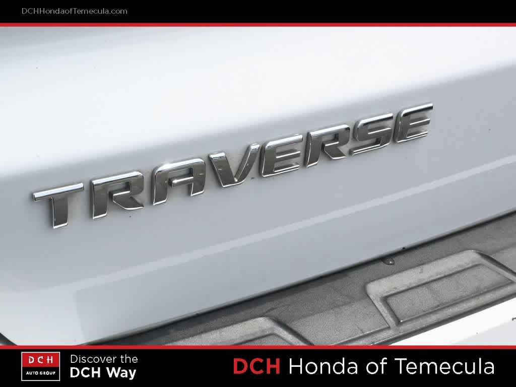 Used 2017 Chevrolet Traverse LT w/ Style and Technology Package FWD image 7