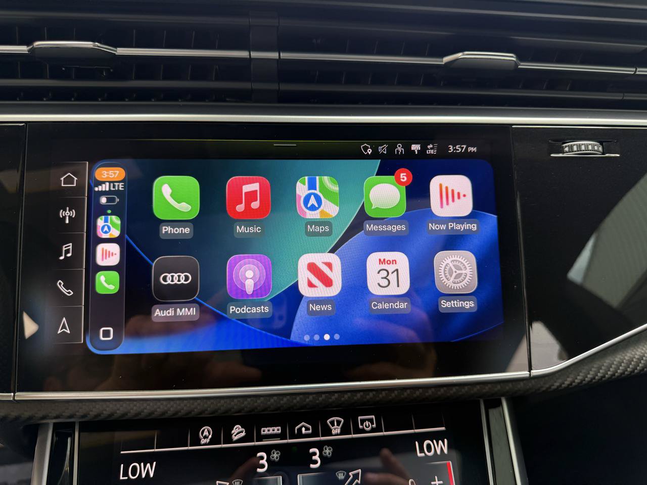 Used 2021 Audi RS Q8 w/ Carbon Optic Package AWD/4WD image 29