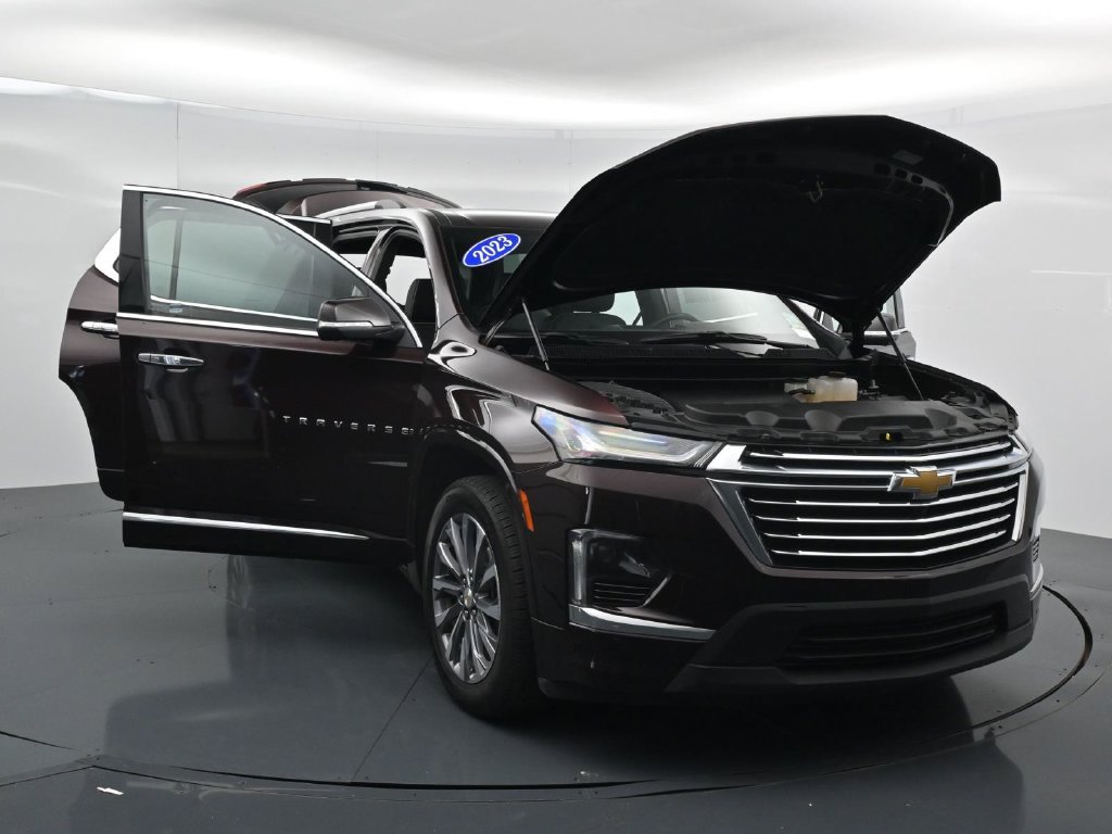 Used 2023 Chevrolet Traverse Premier FWD image 44