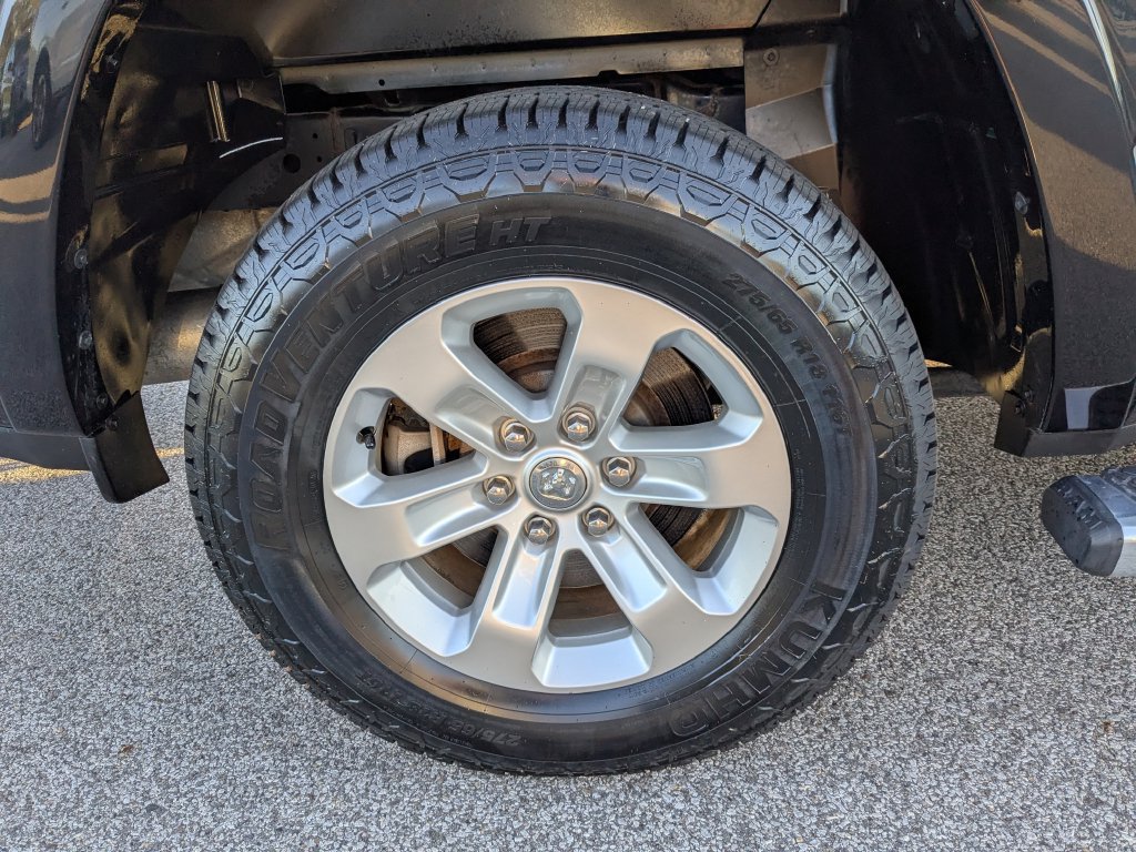 Used 2019 RAM 1500 Laramie AWD/4WD image 14