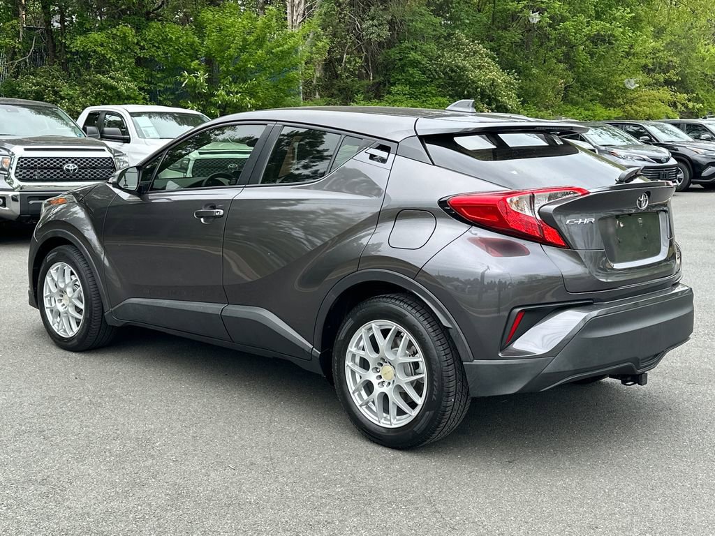 Used 2019 Toyota C-HR LE FWD image 3