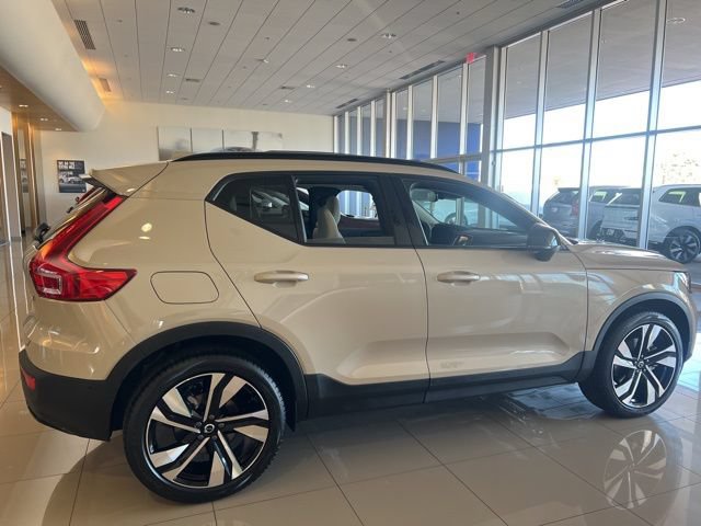 New 2026 Volvo XC40 B5 Ultra w/ Climate Package AWD/4WD image 6