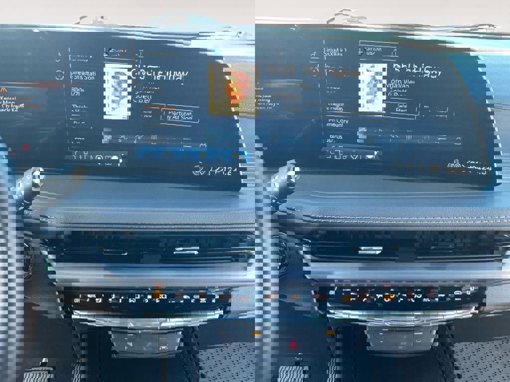 Used 2024 Cadillac XT4 Premium Luxury image 10