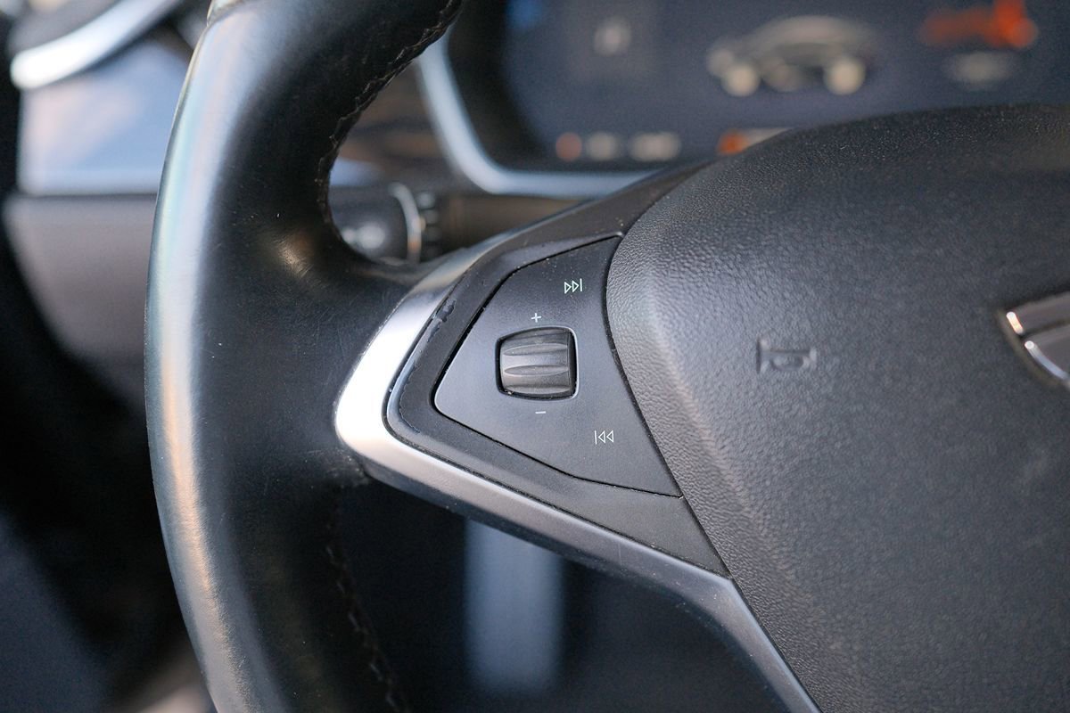 Used 2016 Tesla Model S 75 image 17