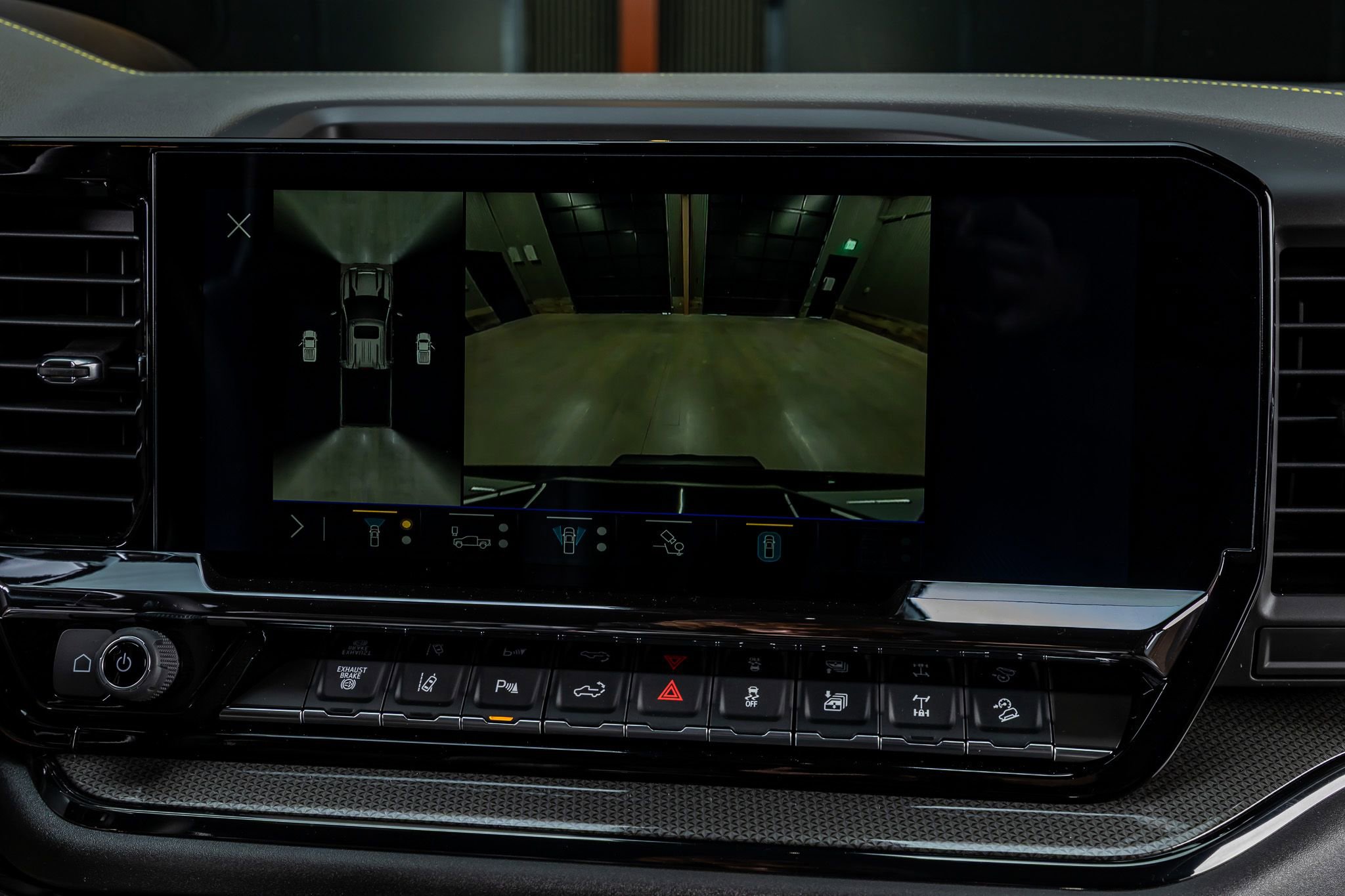 Used 2025 Chevrolet Silverado 2500 ZR2 w/ Technology Package image 26