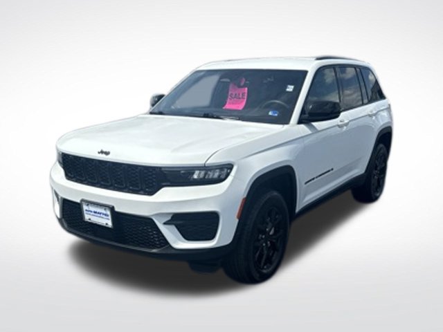 Used 2025 Jeep Grand Cherokee Altitude