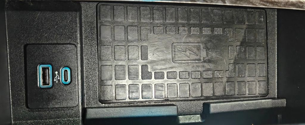 Used 2020 Ford Expedition Limited image 12