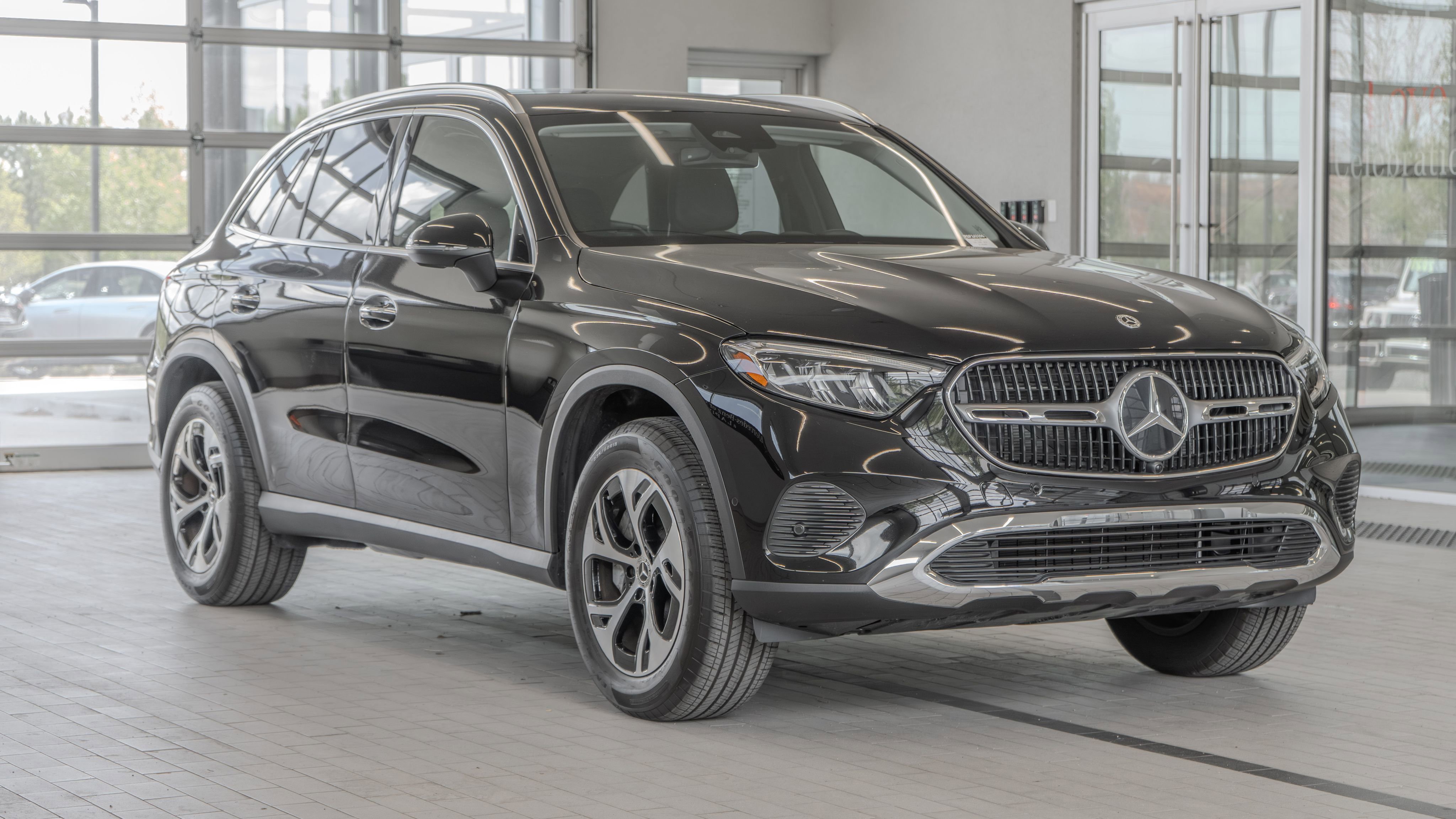 Certified 2025 Mercedes-Benz GLC 350e 4MATIC image 21