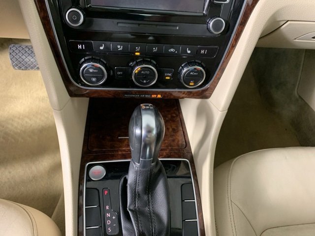 Used 2012 Volkswagen Passat TDI SEL Premium image 24