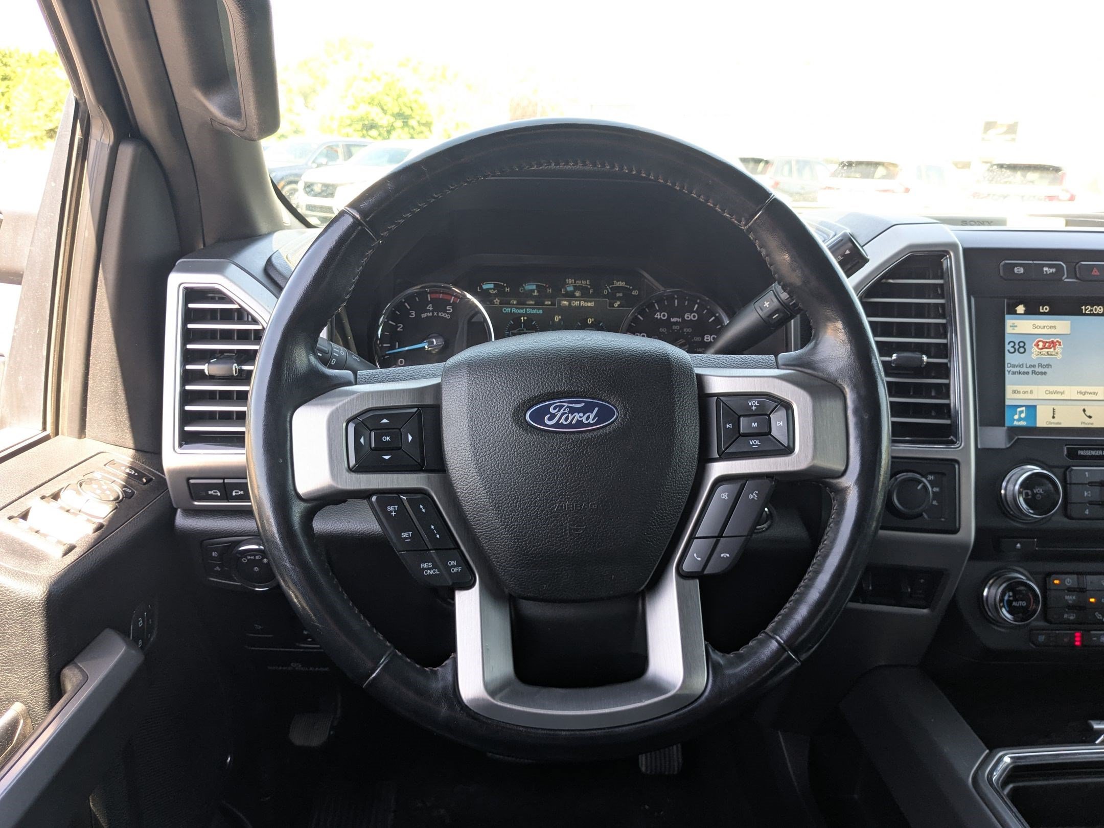Used 2018 Ford F250 Platinum w/ Platinum Ultimate Package AWD/4WD image 18