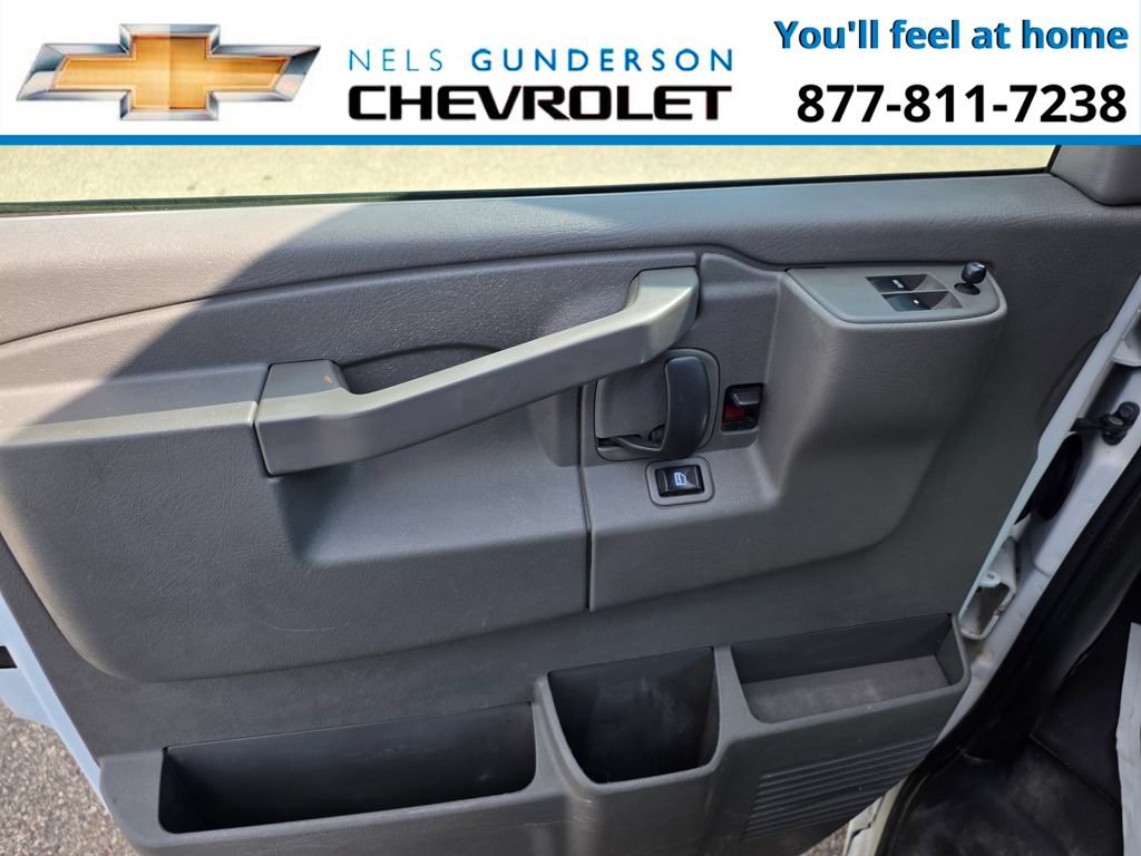 Used 2017 GMC Savana 3500 Extended RWD image 13