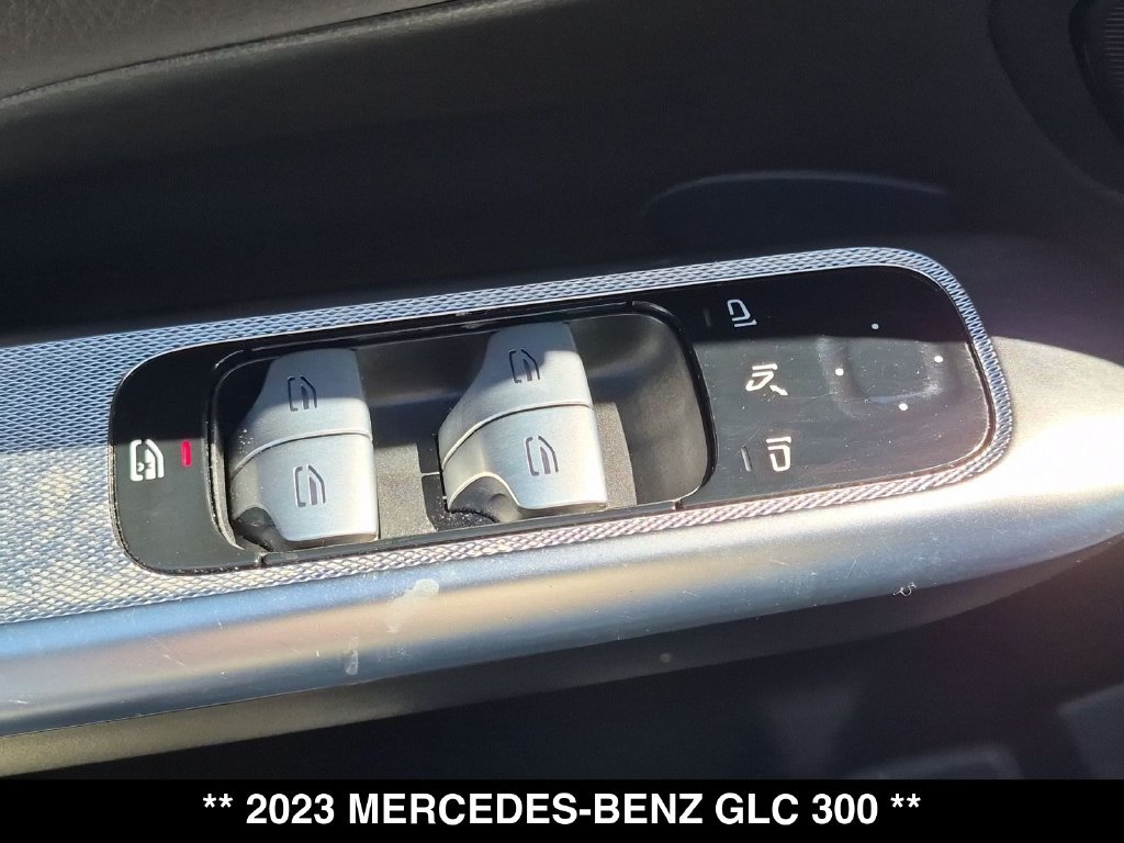 Used 2023 Mercedes-Benz GLC 300 4MATIC image 26