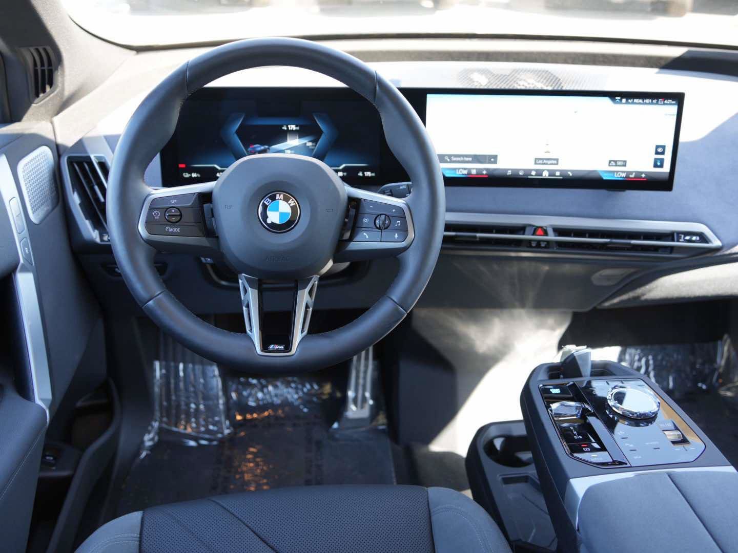 Certified 2026 BMW iX xDrive45 w/ M Sport Package AWD/4WD image 8