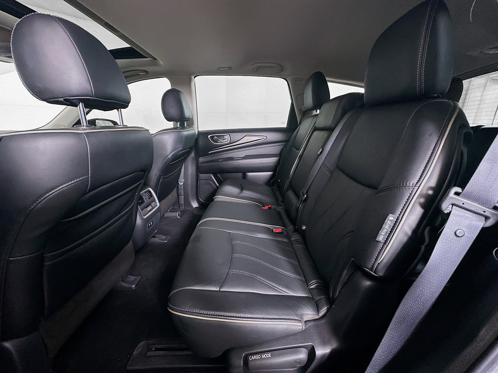 Used 2019 INFINITI QX60 Luxe w/ Essential Package FWD image 30
