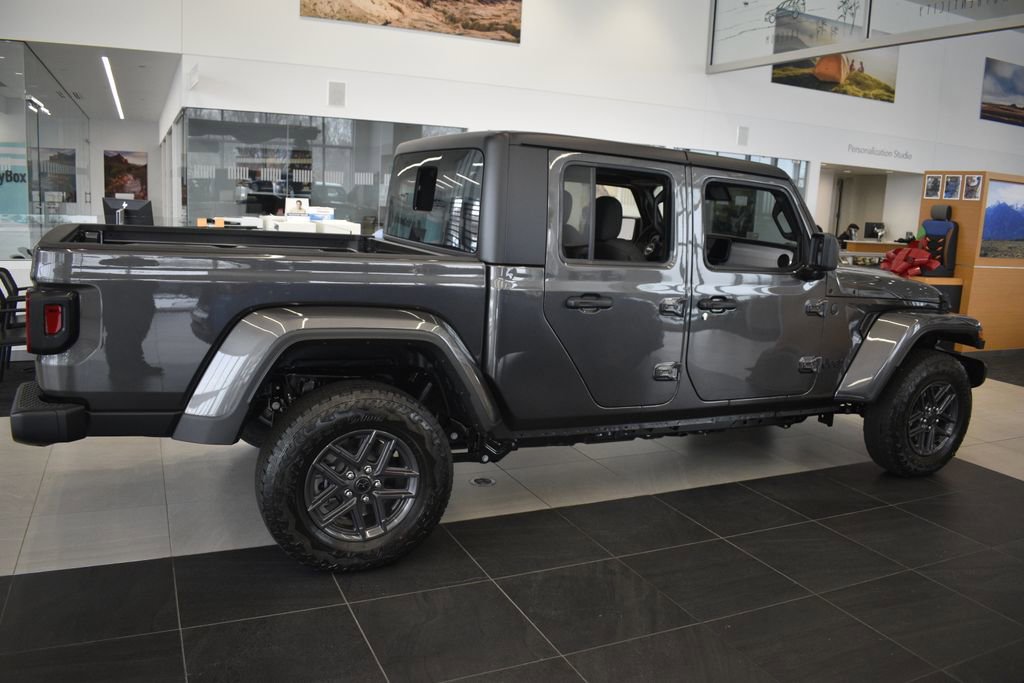 New 2025 Jeep Gladiator Sport image 6