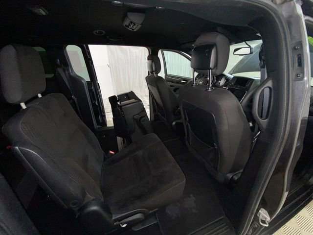 Used 2017 Dodge Grand Caravan SE FWD image 33