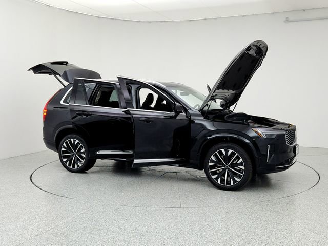 New 2025 Volvo XC90 B5 Plus w/ Protection Package Premier image 10