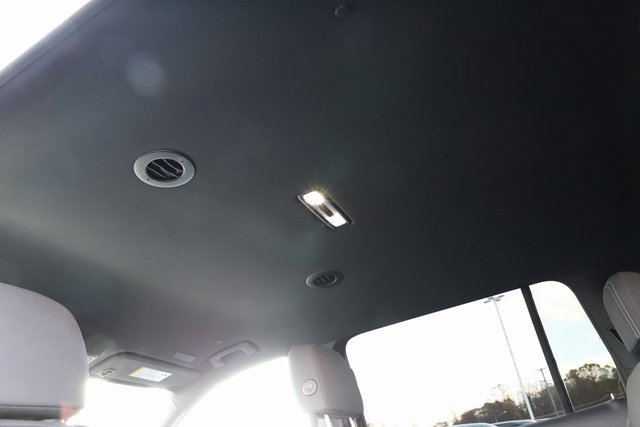 Used 2025 Chevrolet Traverse LT image 21