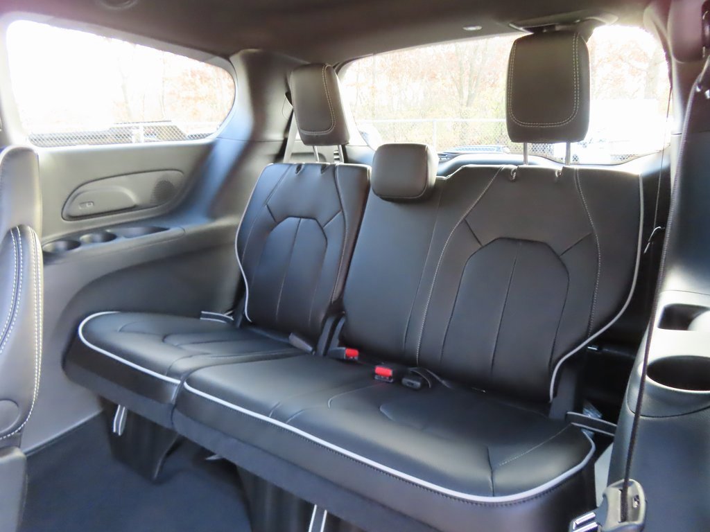 New 2026 Chrysler Pacifica Limited w/ S Appearance Package image 26