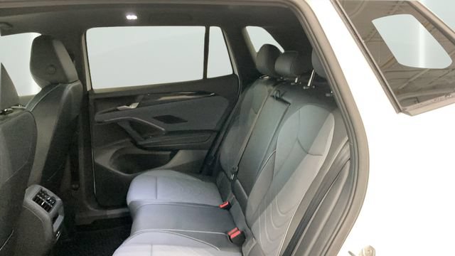New 2026 Volkswagen Tiguan SE R-Line AWD/4WD image 13