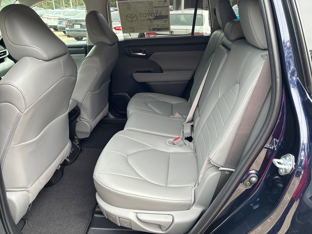 New 2026 Toyota Highlander XLE AWD/4WD image 16