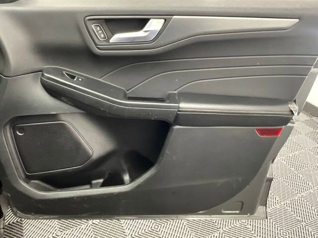 Used 2025 Ford Escape SE FWD image 12