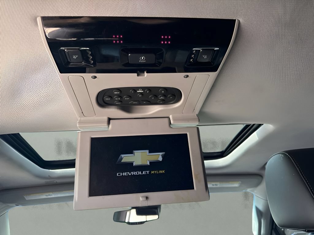 Used 2018 Chevrolet Suburban Premier AWD/4WD image 16
