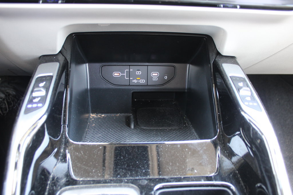 Certified 2024 Kia Sorento SX FWD image 41