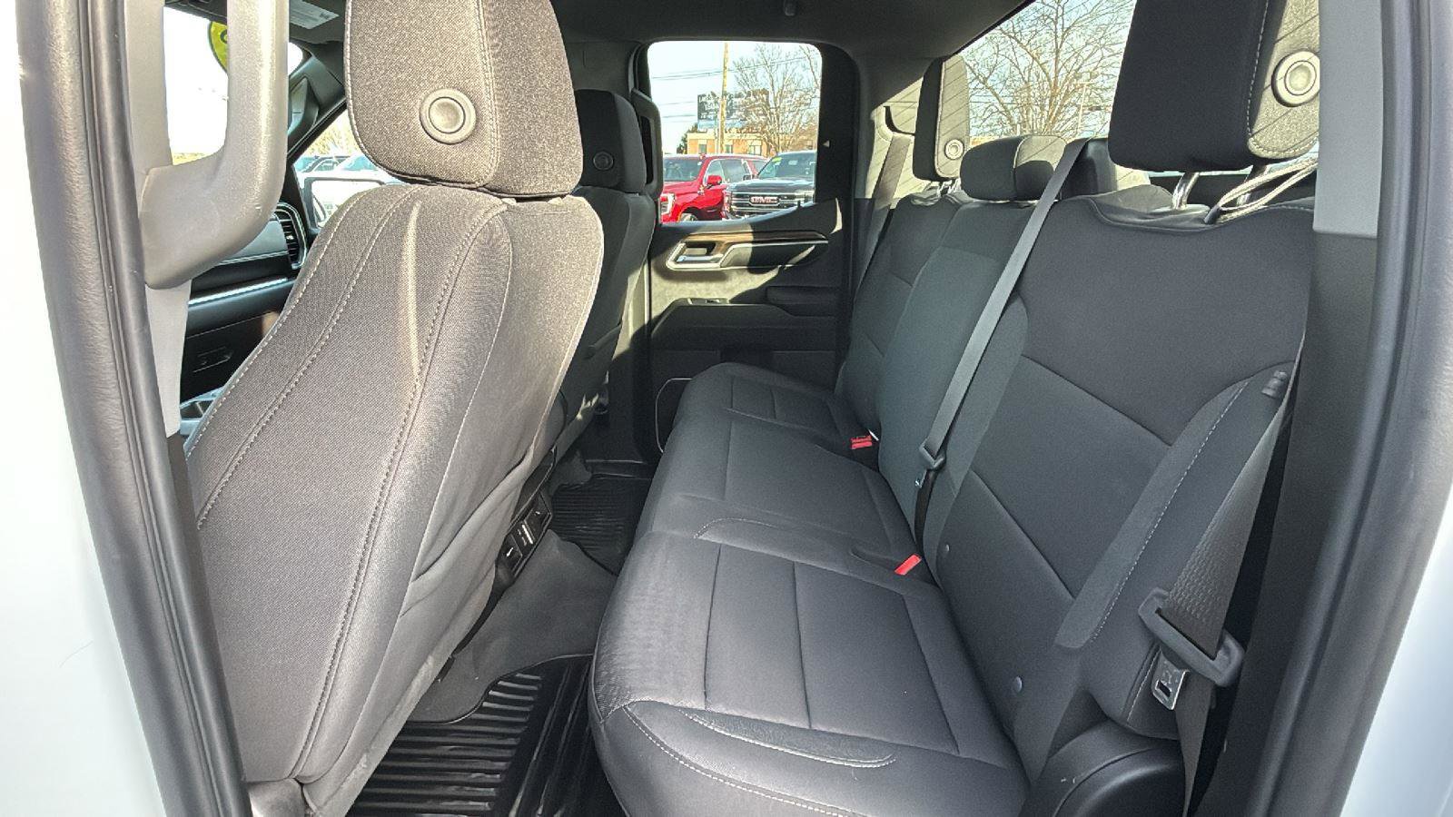 Used 2023 Chevrolet Silverado 1500 LT image 28