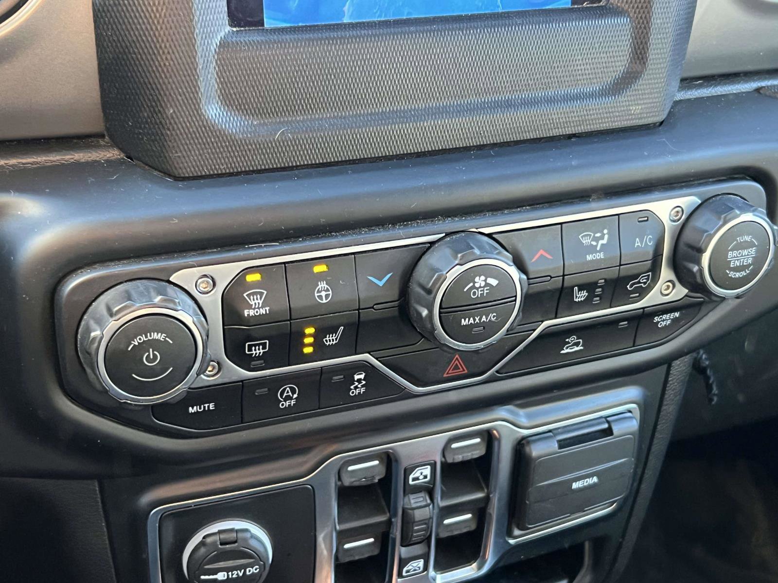 Used 2022 Jeep Gladiator Sport image 16