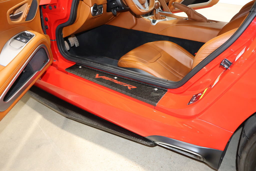 Used 2013 SRT Viper GTS w/ GTS Laguna Interior Pkg image 26